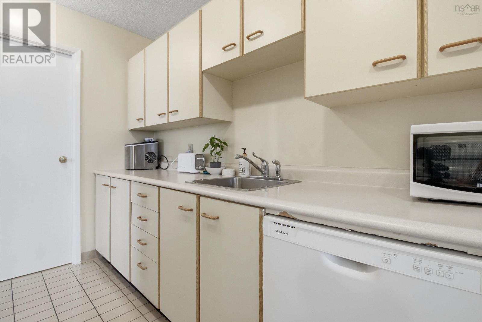 #1014 45 Vimy Avenue - 15