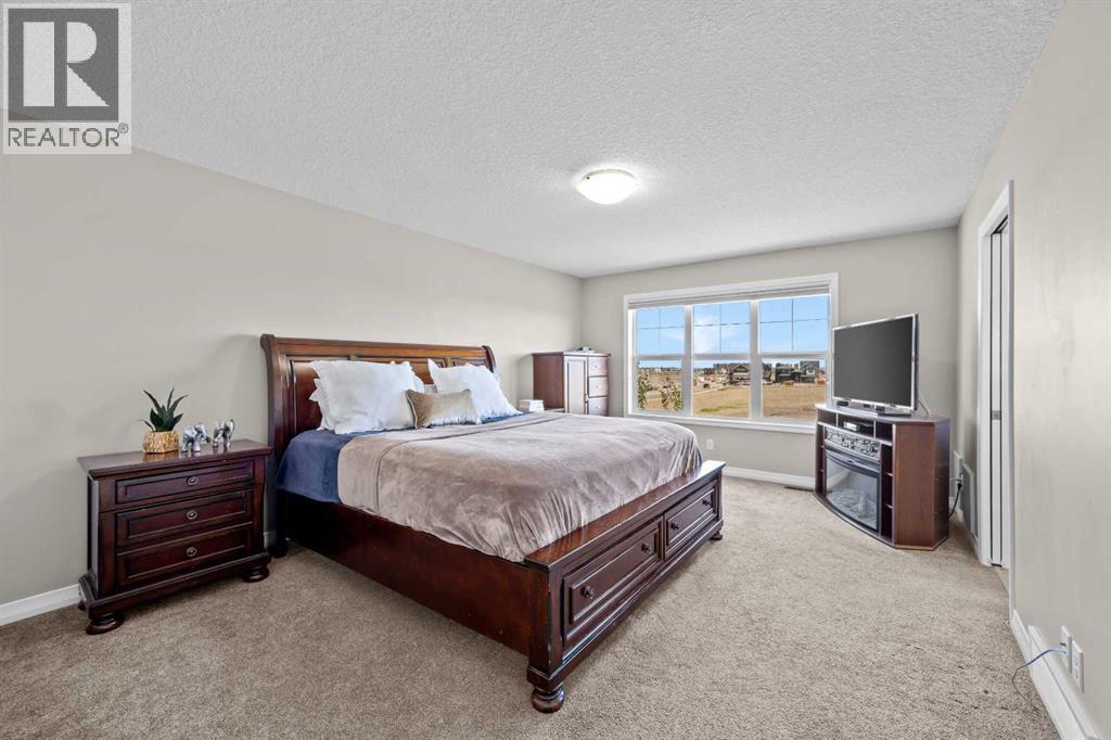 27 Mahogany Crescent SE - 29