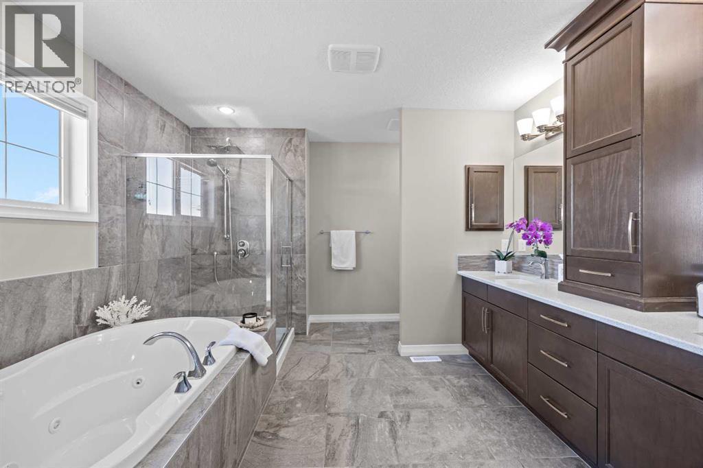 27 Mahogany Crescent SE - 31