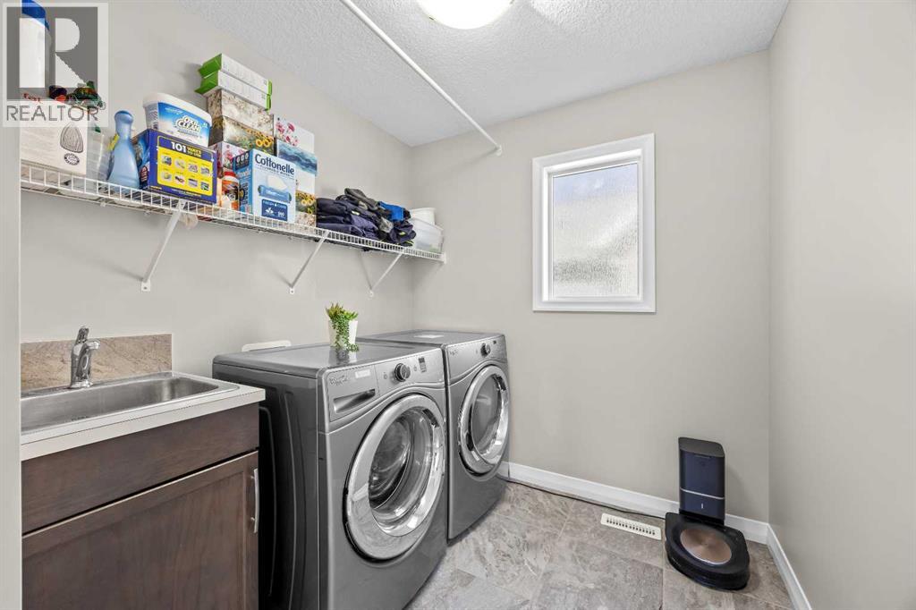 27 Mahogany Crescent SE - 34