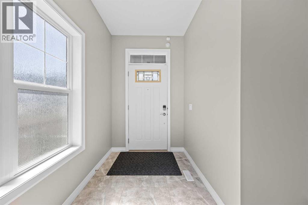 27 Mahogany Crescent SE - 7