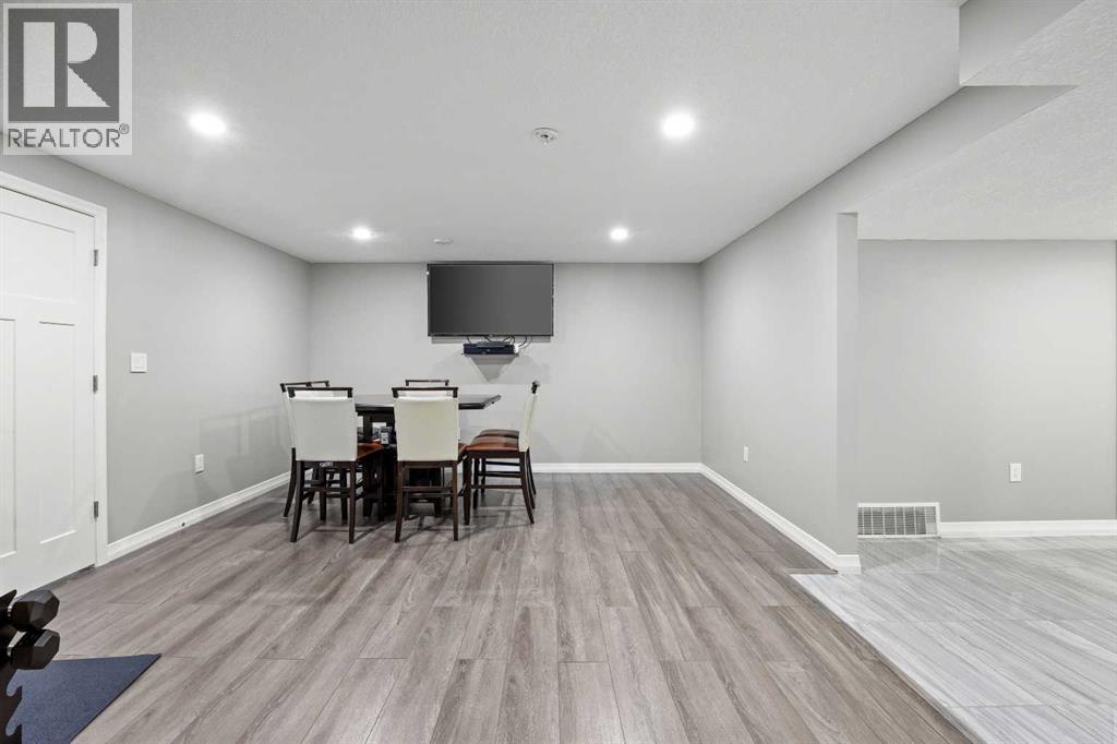 27 Mahogany Crescent SE - 39