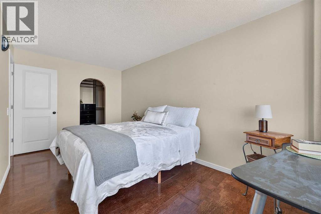 #1607 145 Point Drive NW - 17