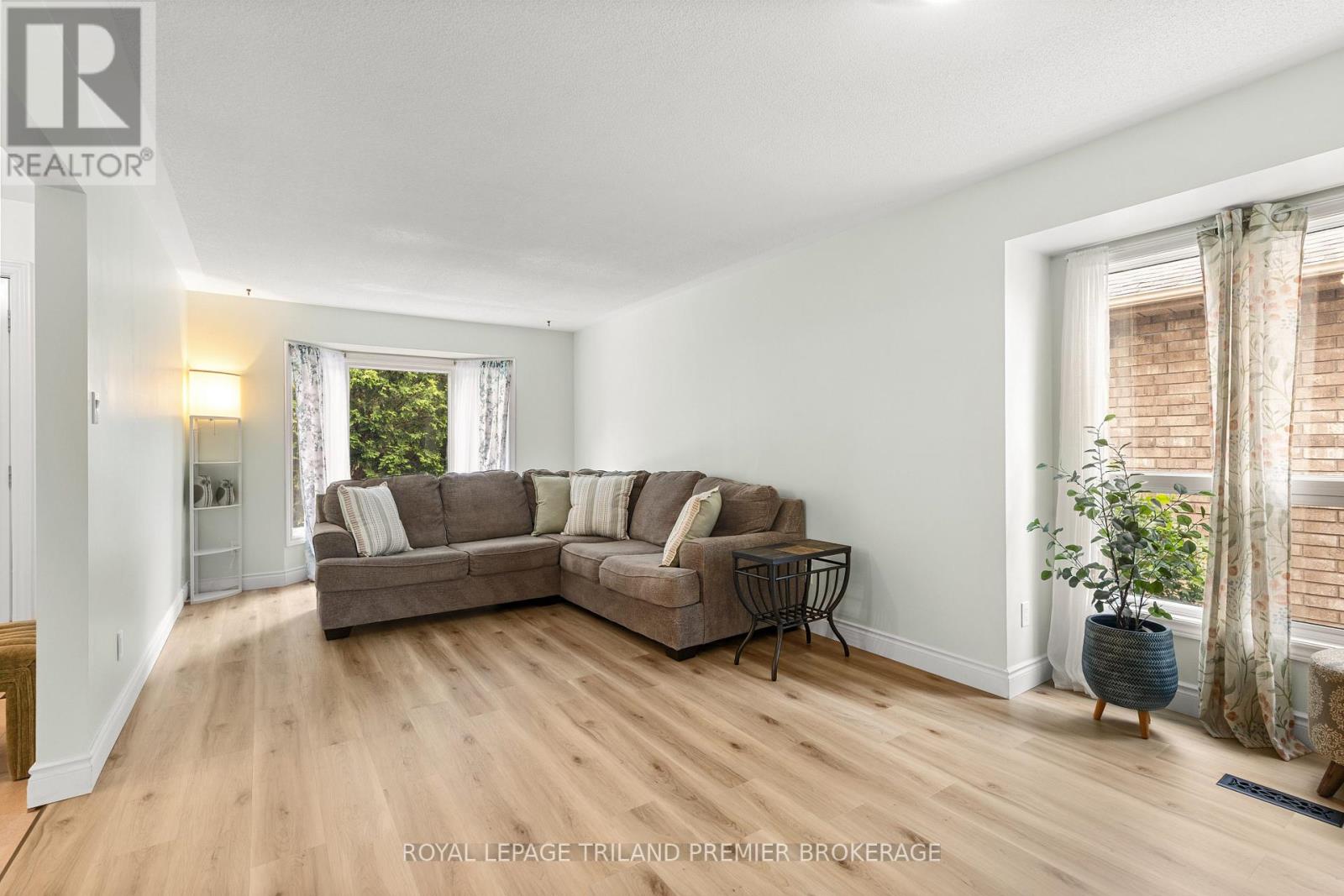 95 GERALD CRESCENT - Image 6