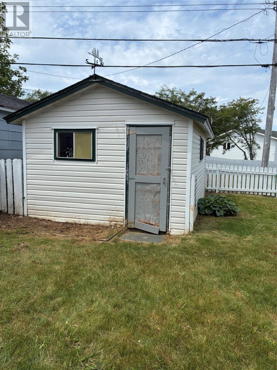 82 Glendale Avenue - Image 2