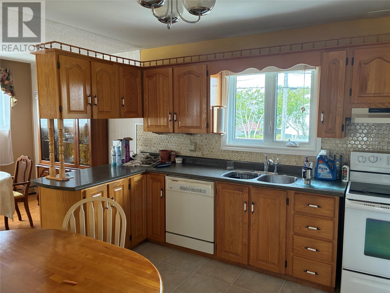 82 Glendale Avenue - Image 4
