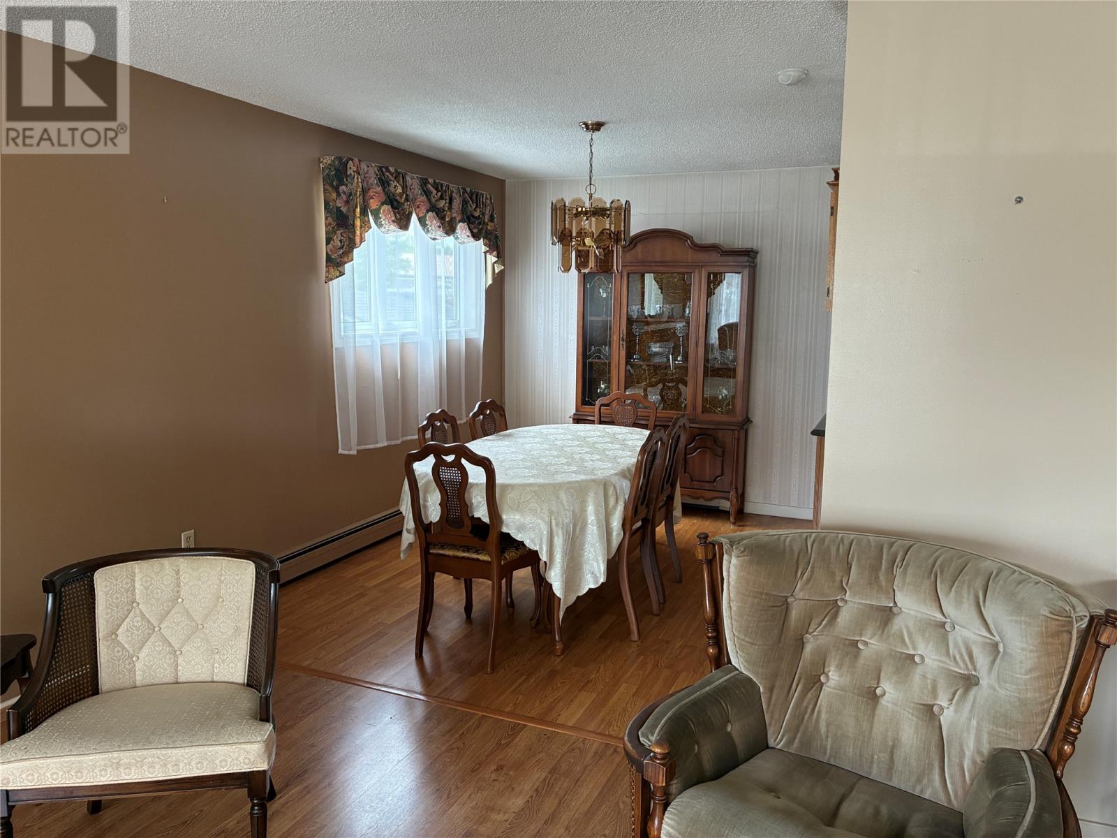 82 Glendale Avenue - Image 6