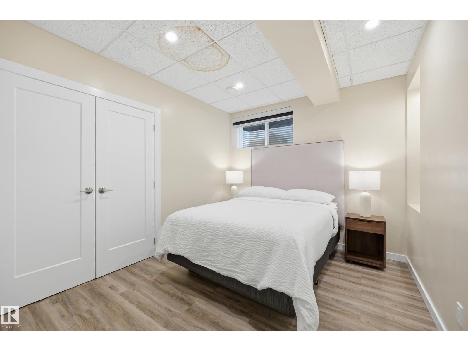1024 ARMITAGE CR SW - 36