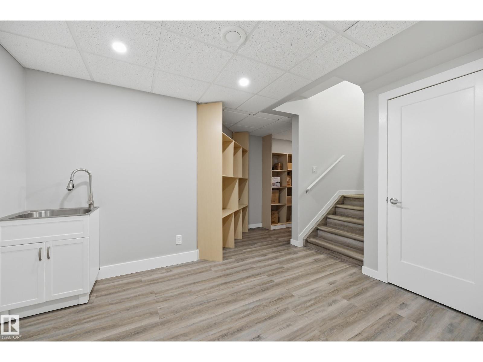 1024 ARMITAGE CR SW - 38
