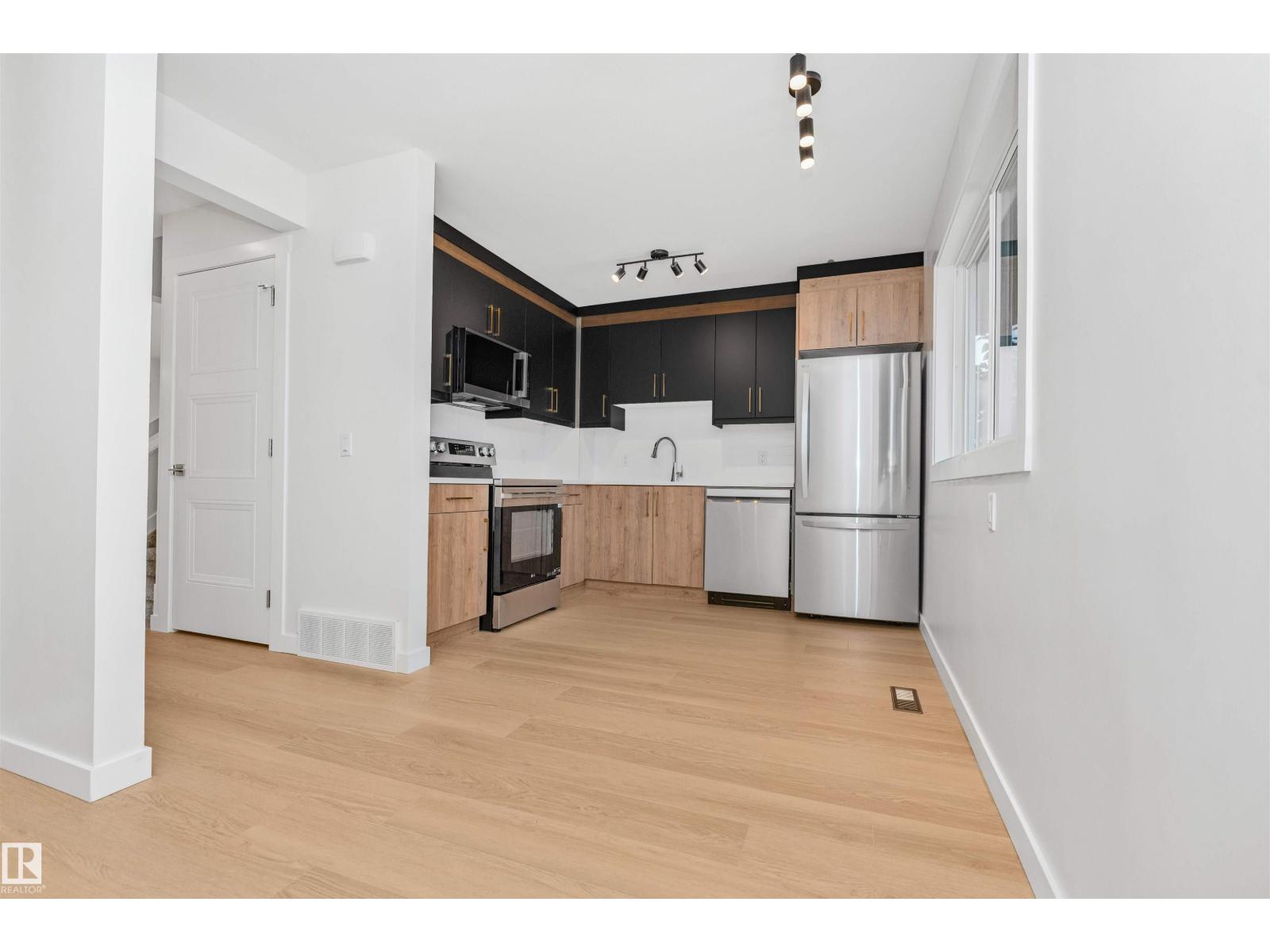 155 WOODBOROUGH WY NW - 10