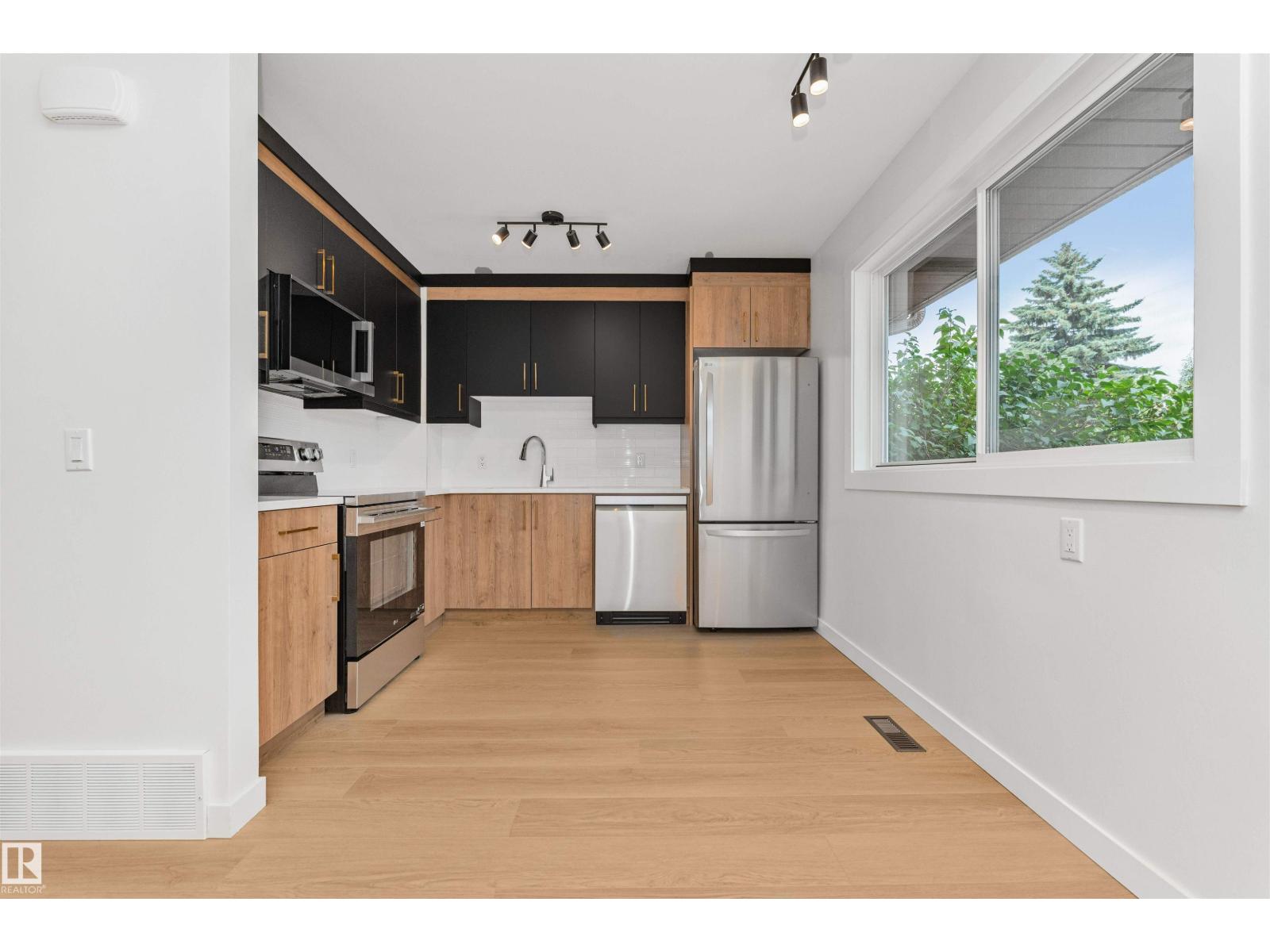 155 WOODBOROUGH WY NW - 11