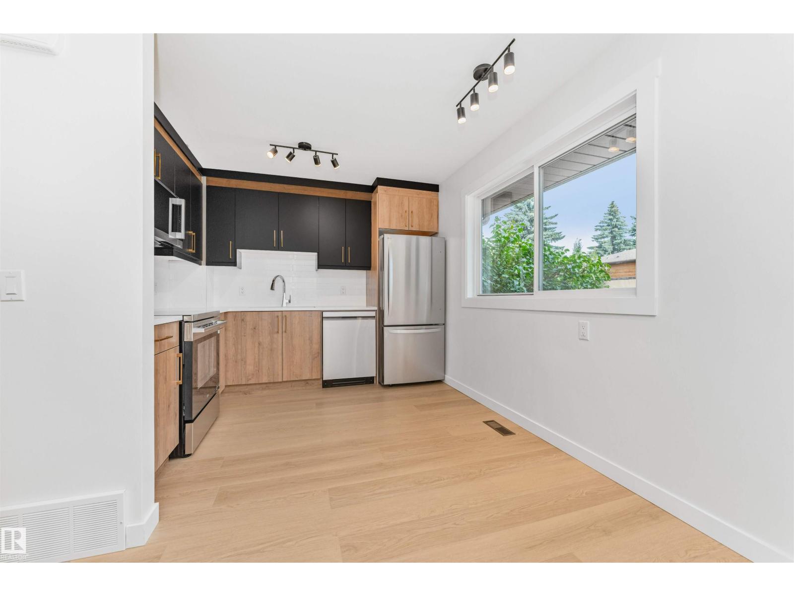 155 WOODBOROUGH WY NW - 12