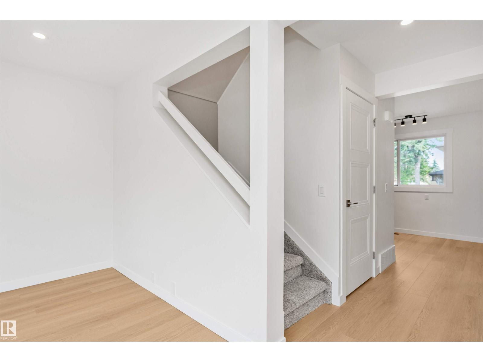 155 WOODBOROUGH WY NW - 24