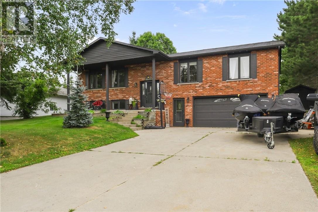 700 QUEENSWAY Boulevard - 1