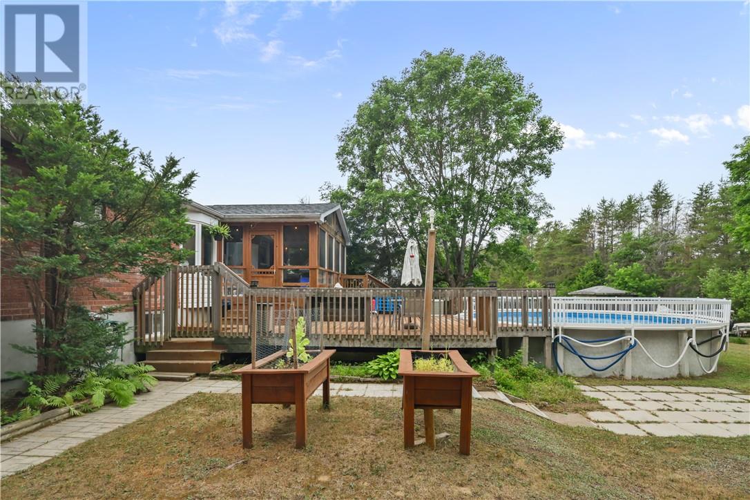 700 QUEENSWAY Boulevard - 11