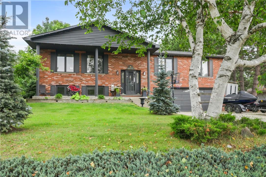 700 QUEENSWAY Boulevard - 2