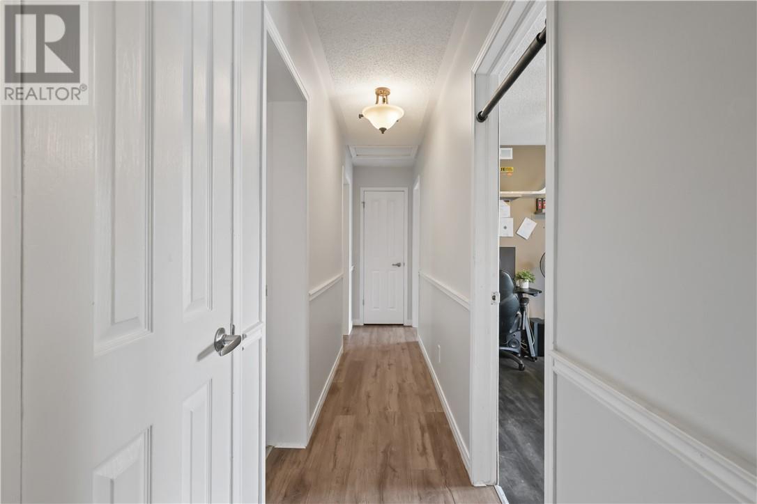700 QUEENSWAY Boulevard - 28
