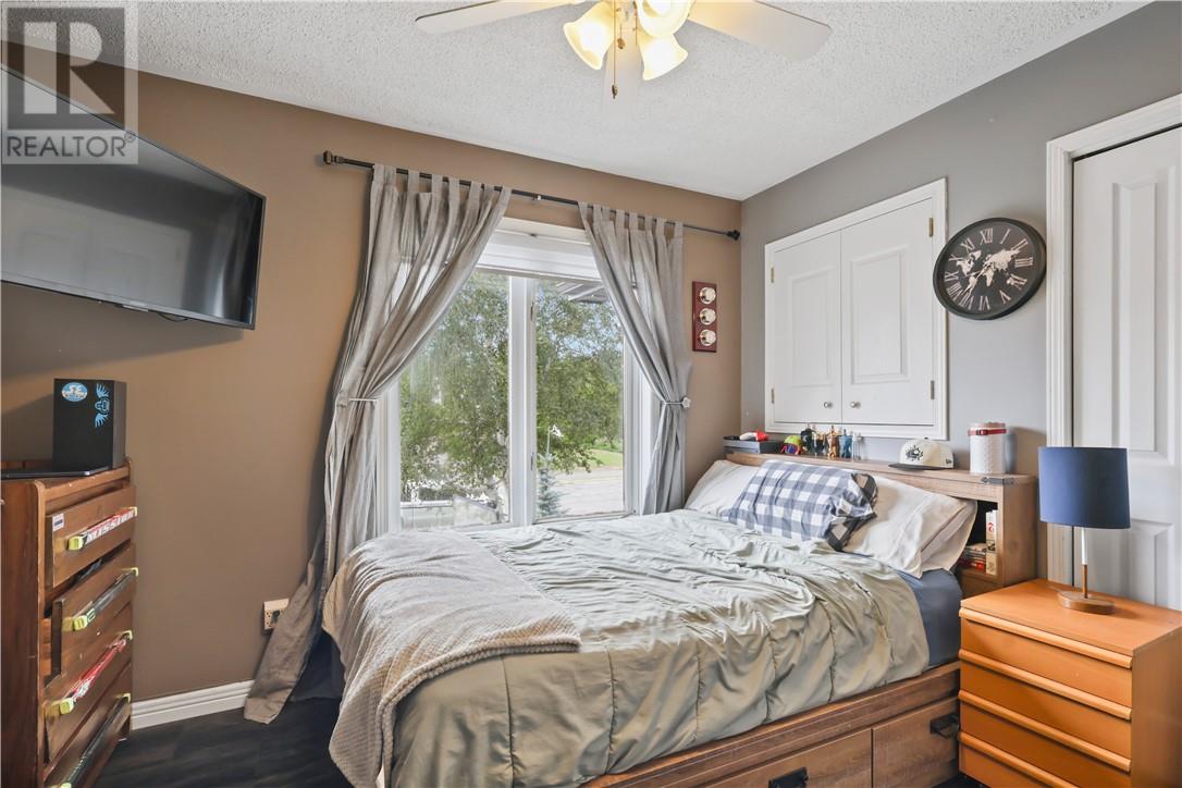 700 QUEENSWAY Boulevard - 31