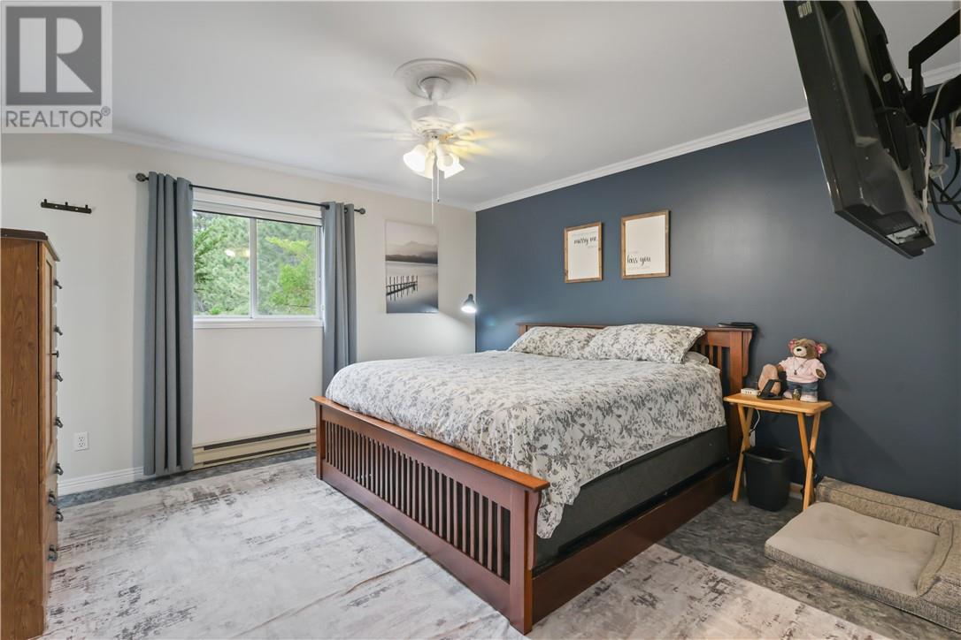 700 QUEENSWAY Boulevard - 36
