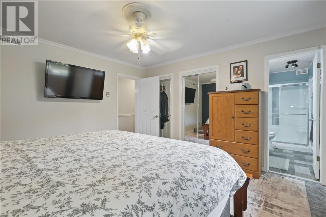 700 QUEENSWAY Boulevard - 38