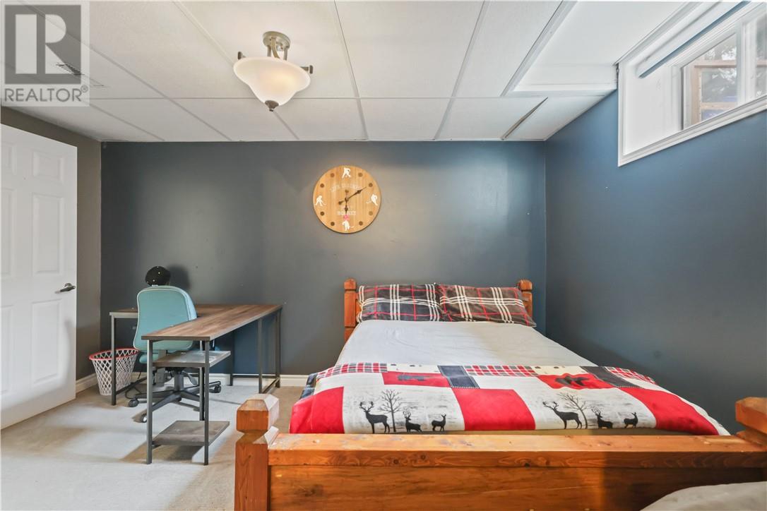 700 QUEENSWAY Boulevard - 43