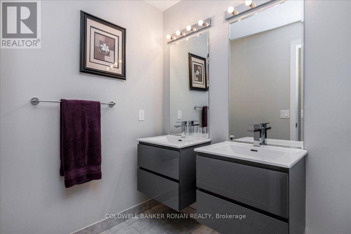 #310 69 BOYNE STREET N - 16