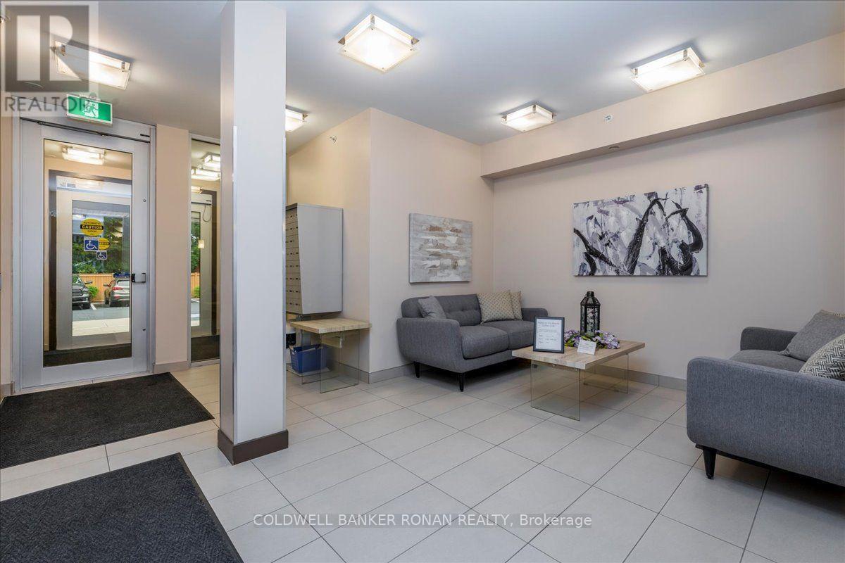 #310 69 BOYNE STREET N - 3