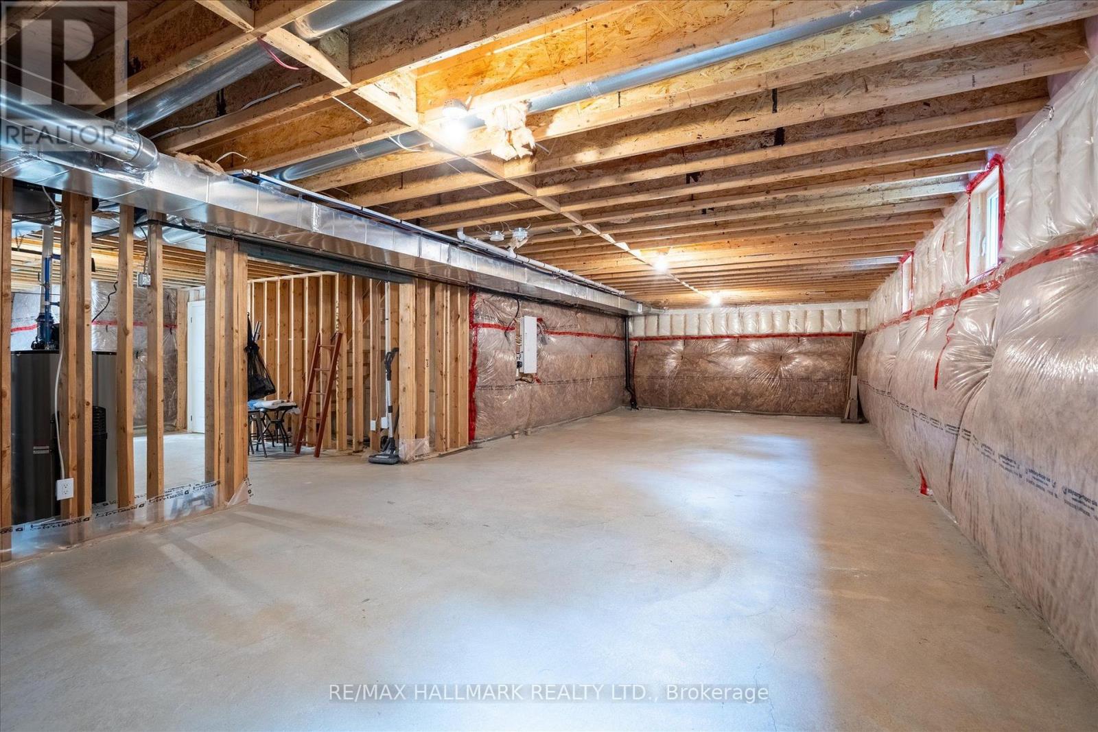 7 OS JAMES HUNT CRT COURT - 29
