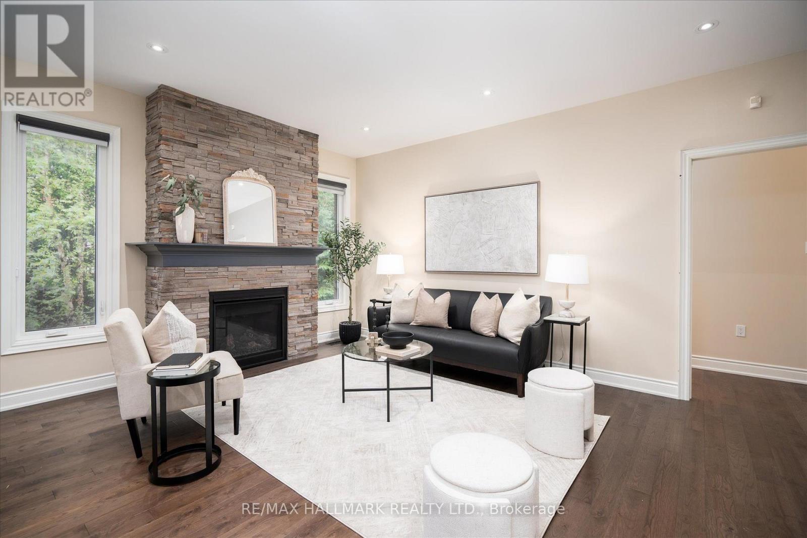 7 OS JAMES HUNT CRT COURT - 8