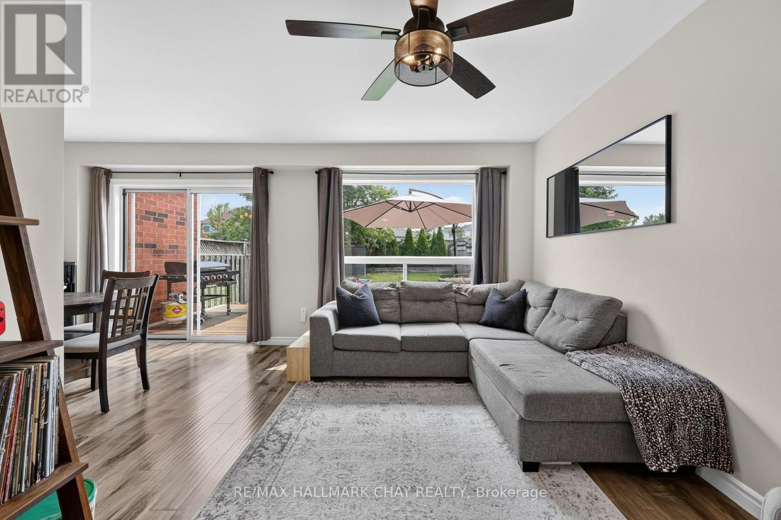 65 PICKETT CRESCENT - 12