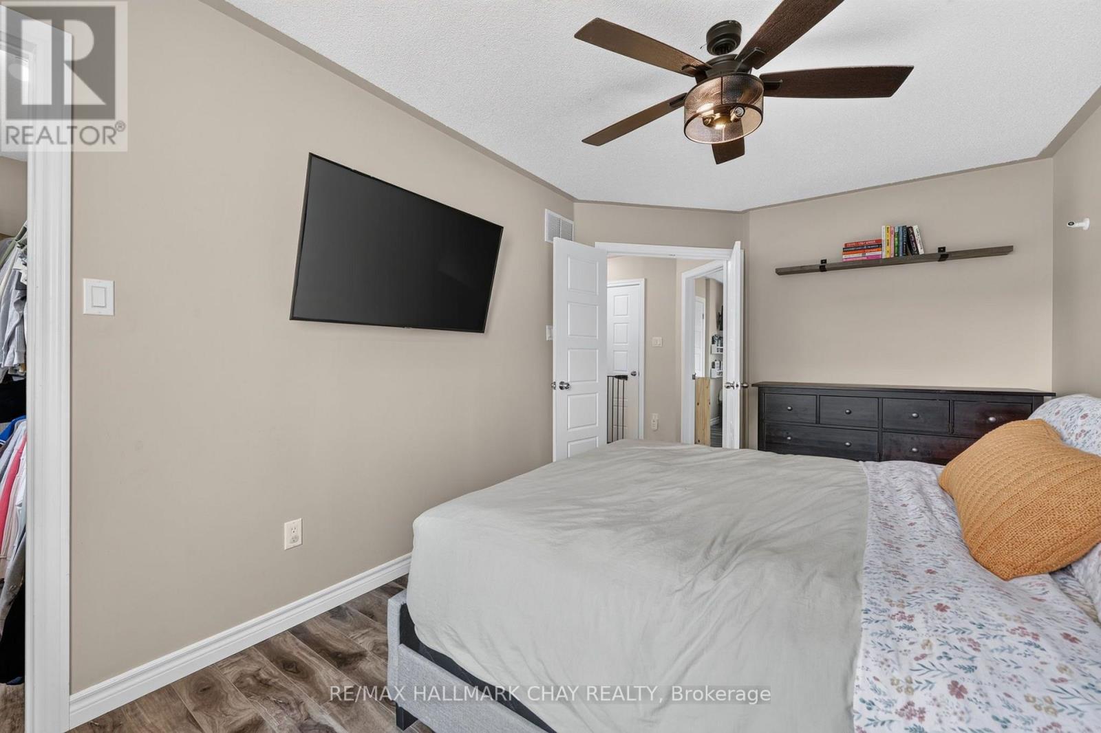 65 PICKETT CRESCENT - 16