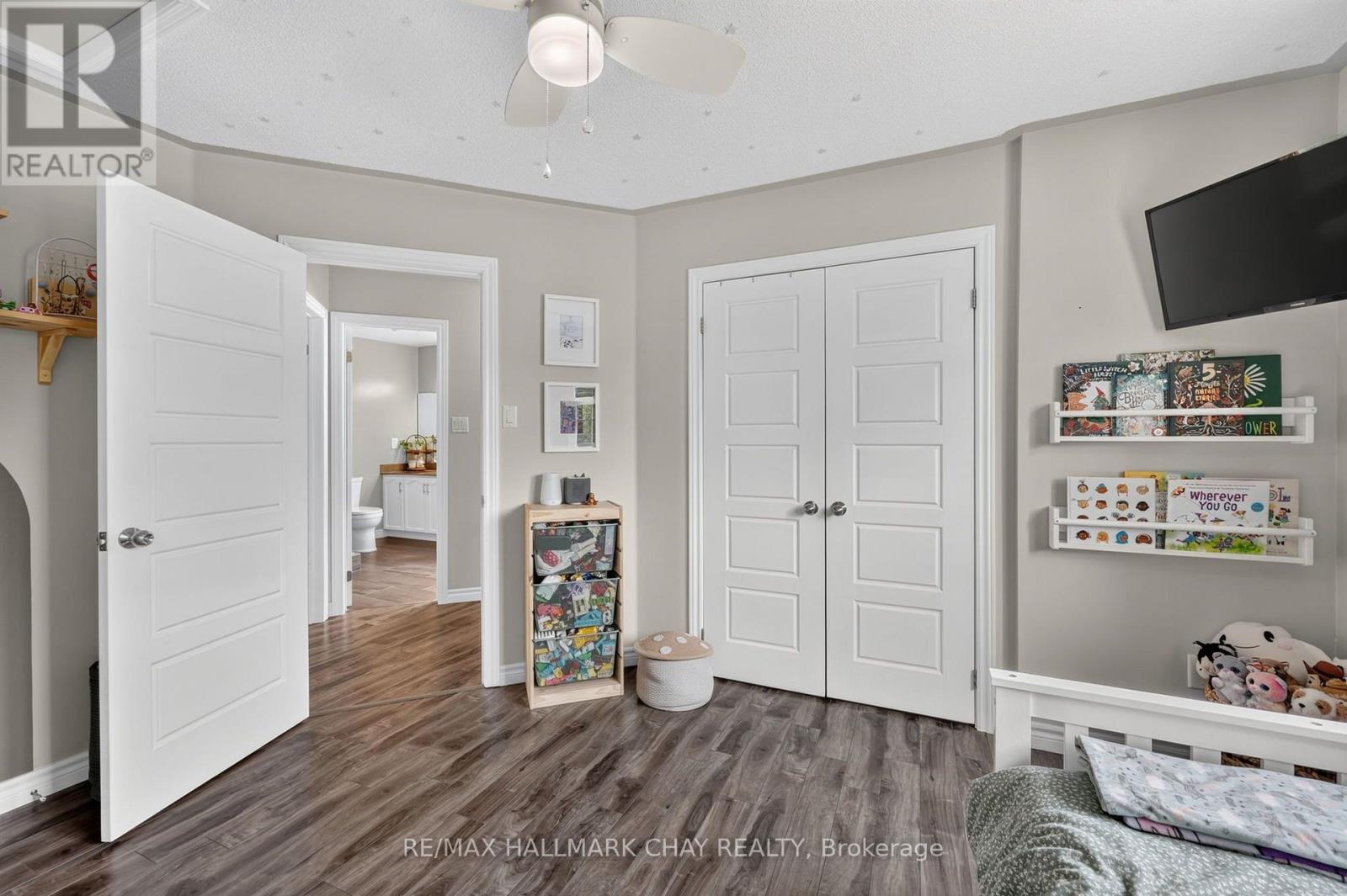 65 PICKETT CRESCENT - 18