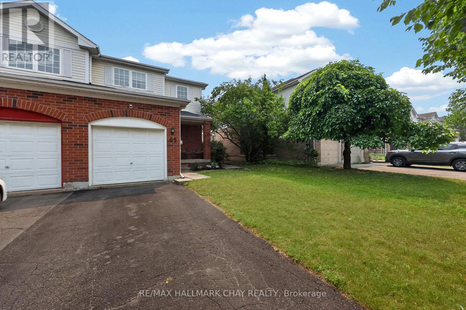 65 PICKETT CRESCENT - 2