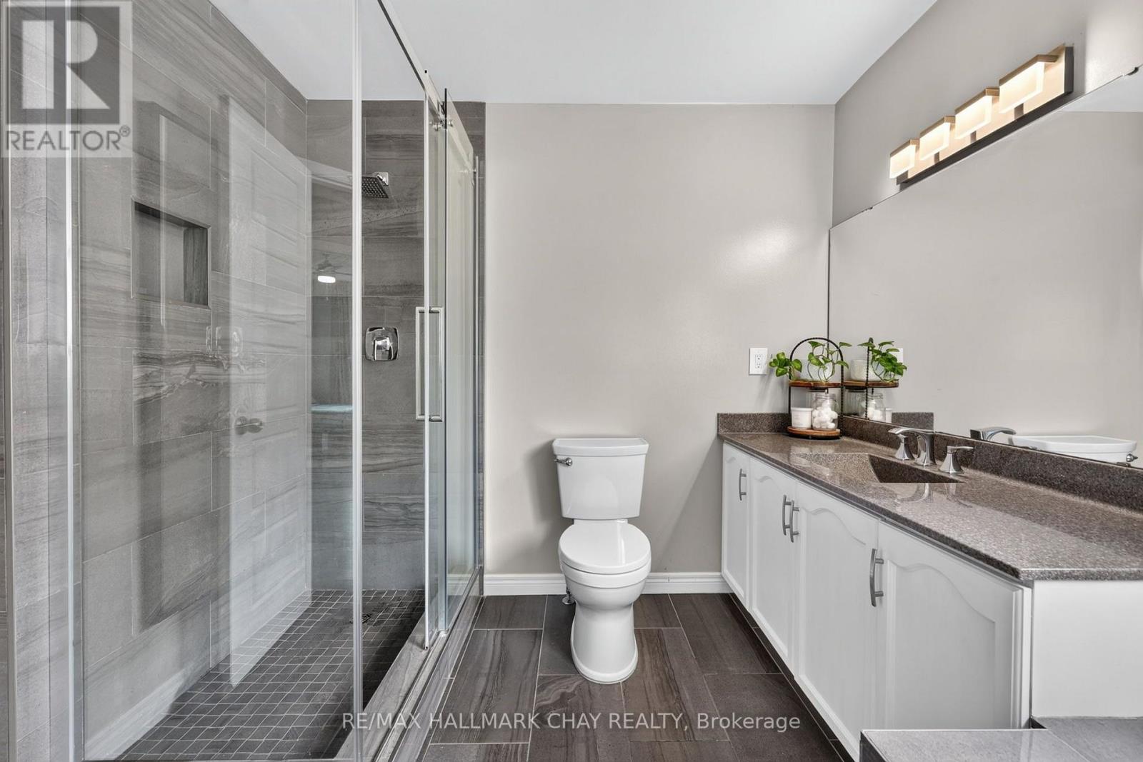 65 PICKETT CRESCENT - 20