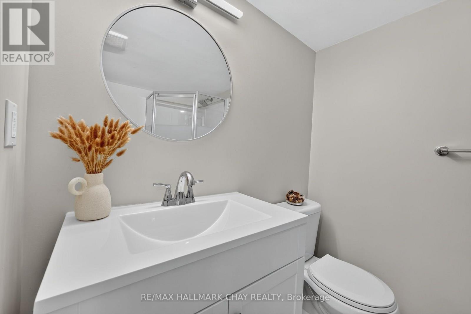 65 PICKETT CRESCENT - 25