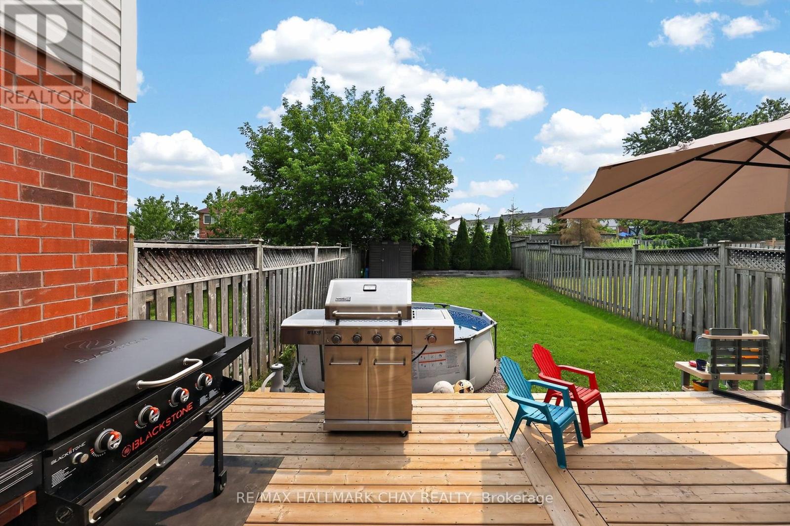 65 PICKETT CRESCENT - 26