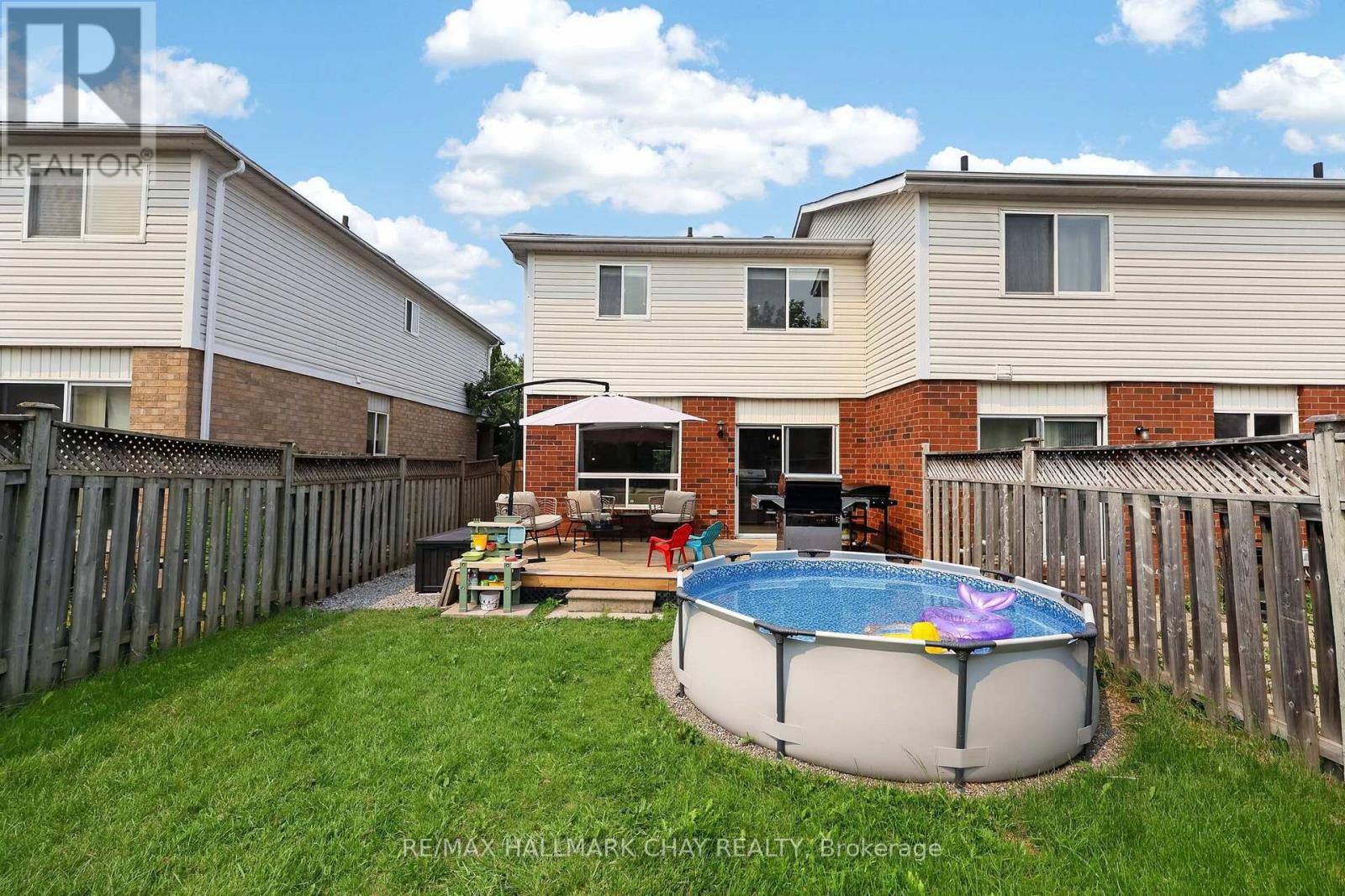 65 PICKETT CRESCENT - 29