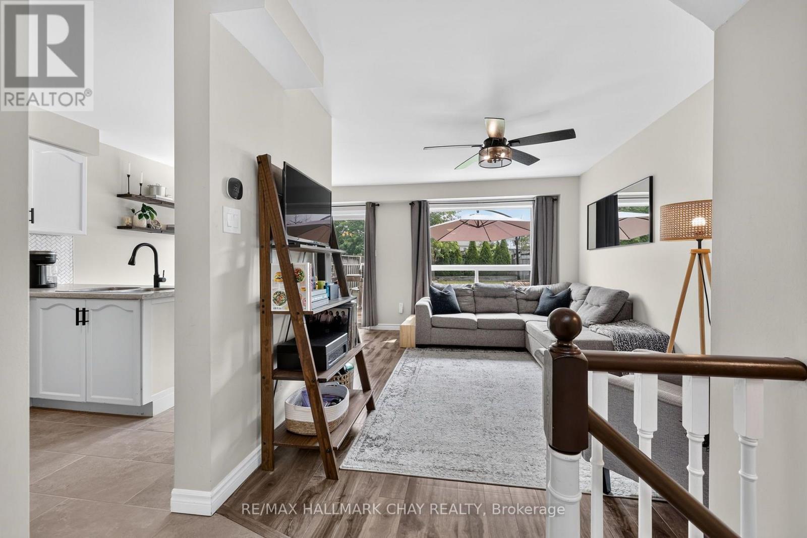 65 PICKETT CRESCENT - 6