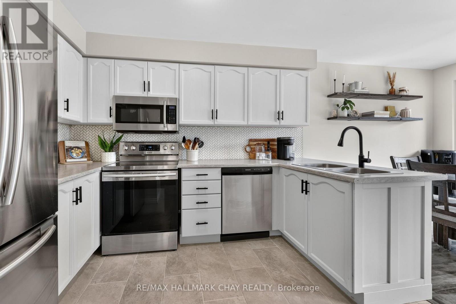 65 PICKETT CRESCENT - 7