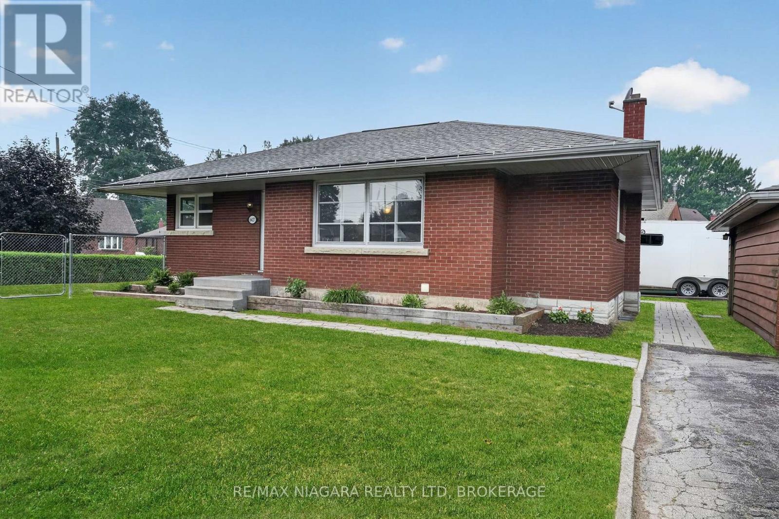 6427 CARLTON AVENUE - 3
