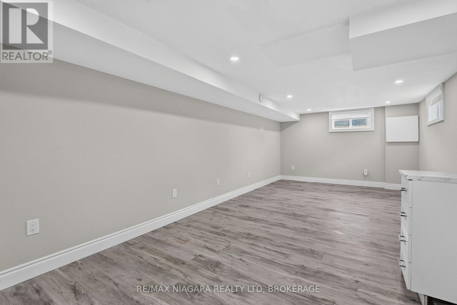 6427 CARLTON AVENUE - 33