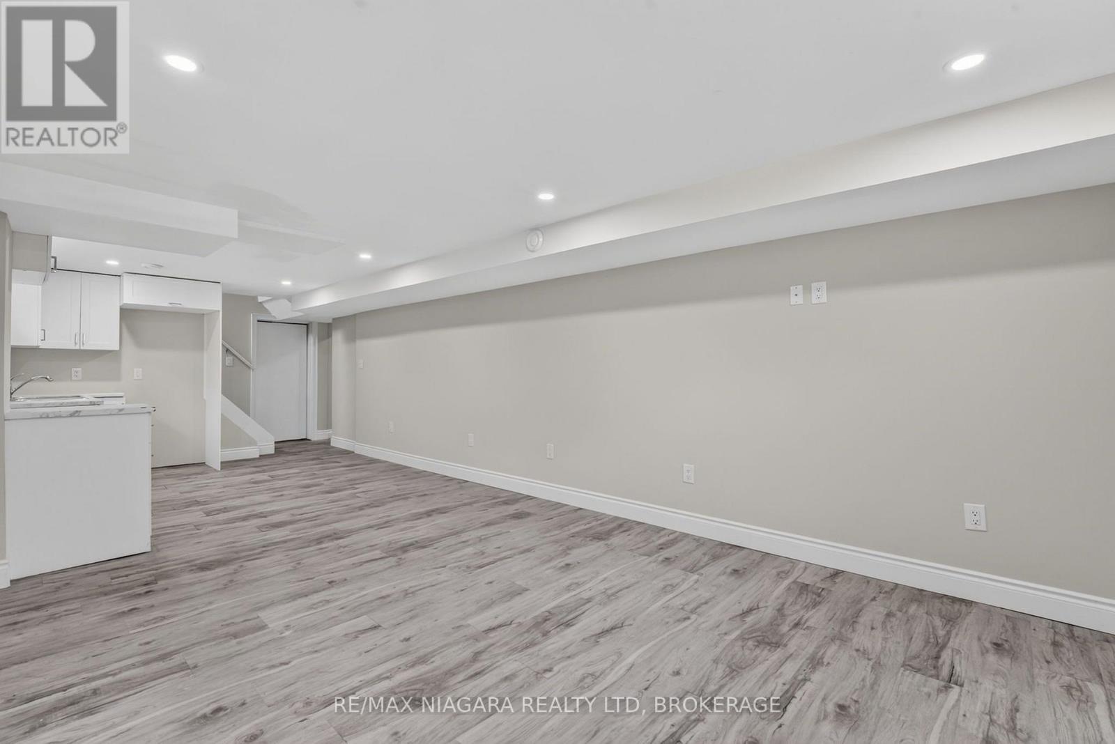 6427 CARLTON AVENUE - 35