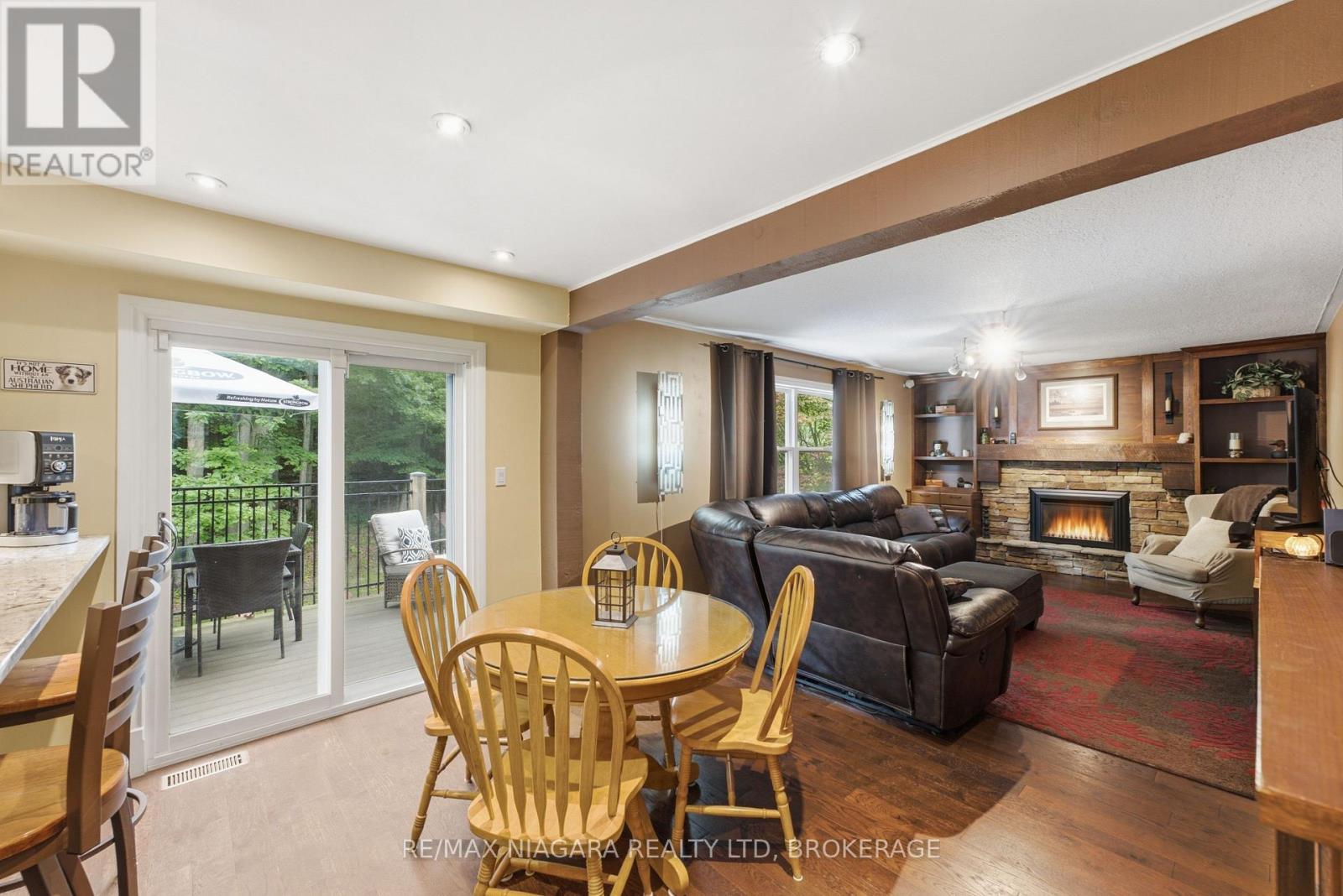 9 BEECHNUT COURT - 11