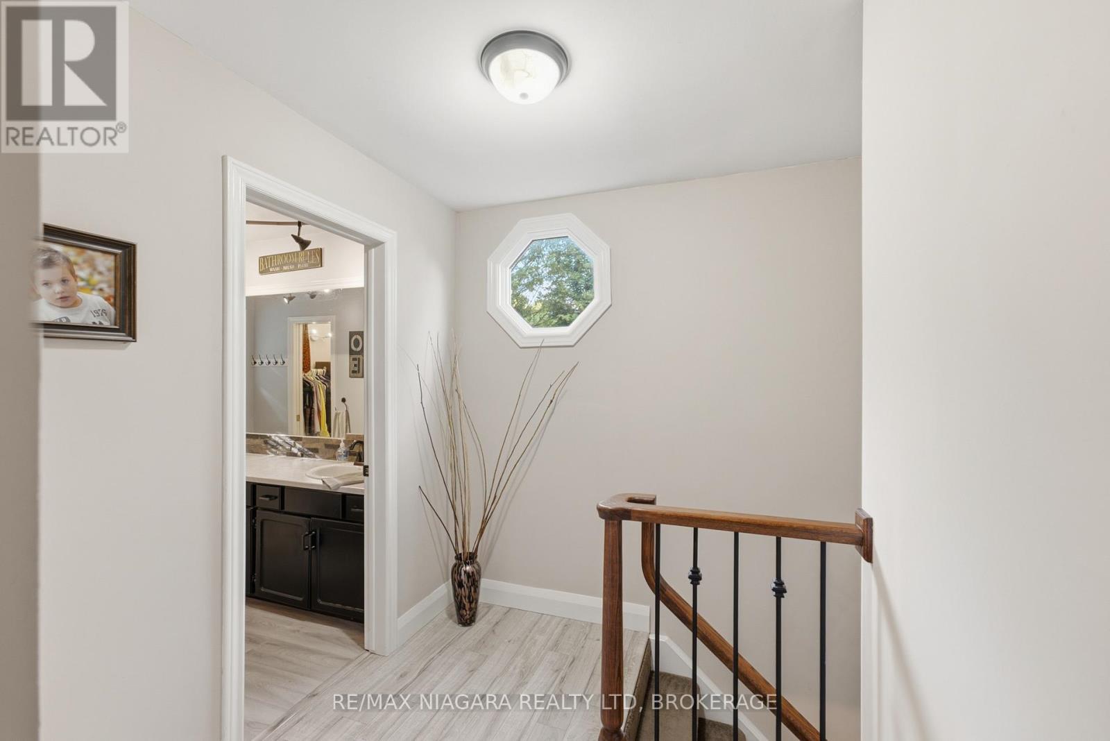 9 BEECHNUT COURT - 28