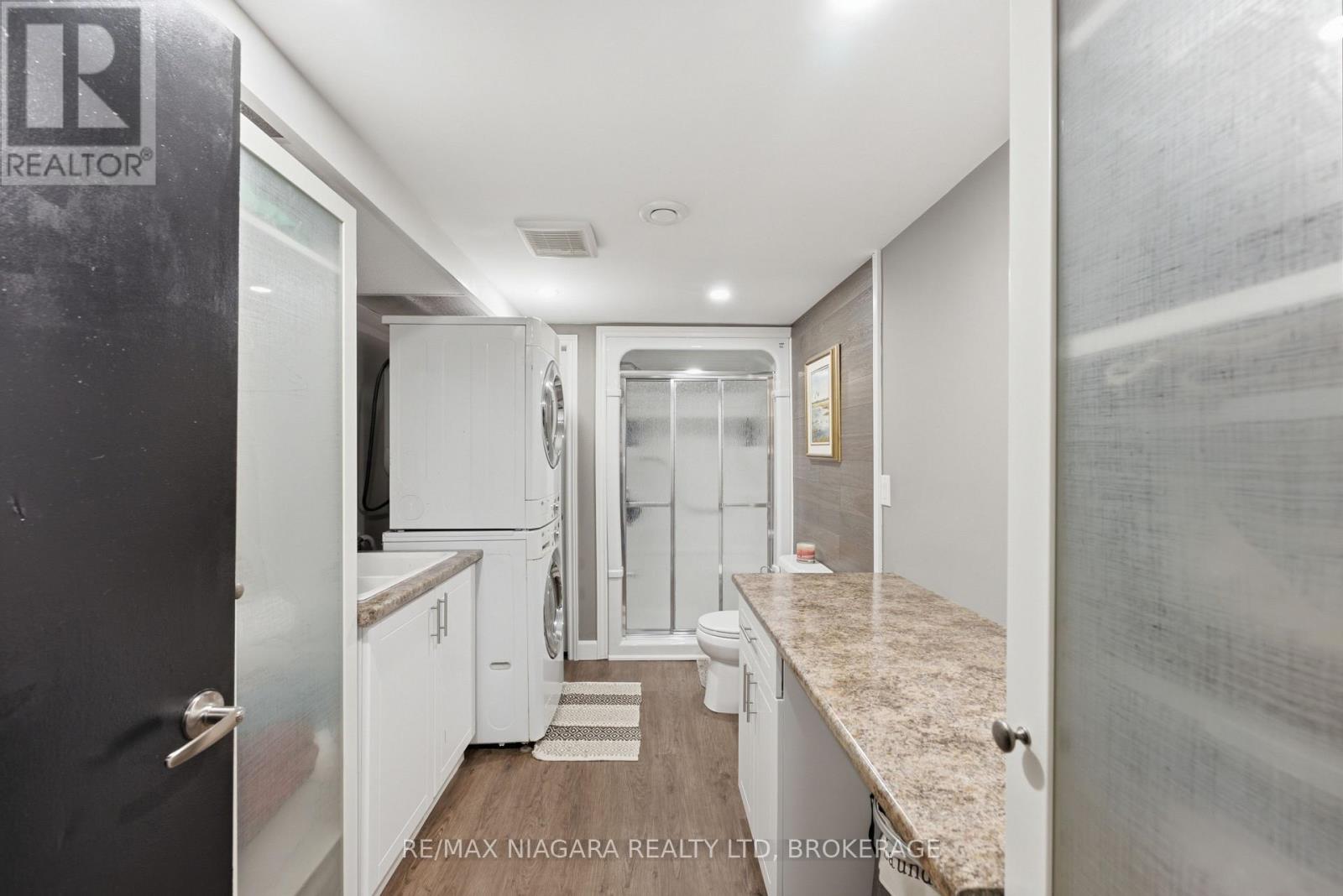 9 BEECHNUT COURT - 30