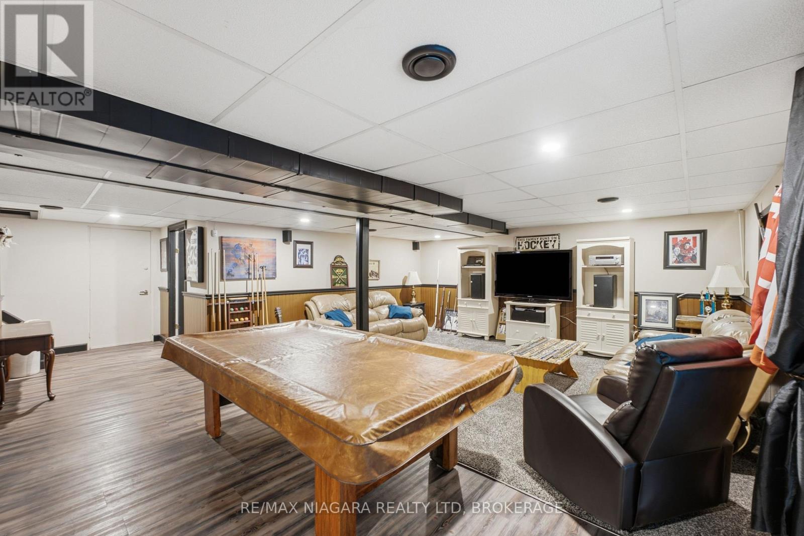 9 BEECHNUT COURT - 34