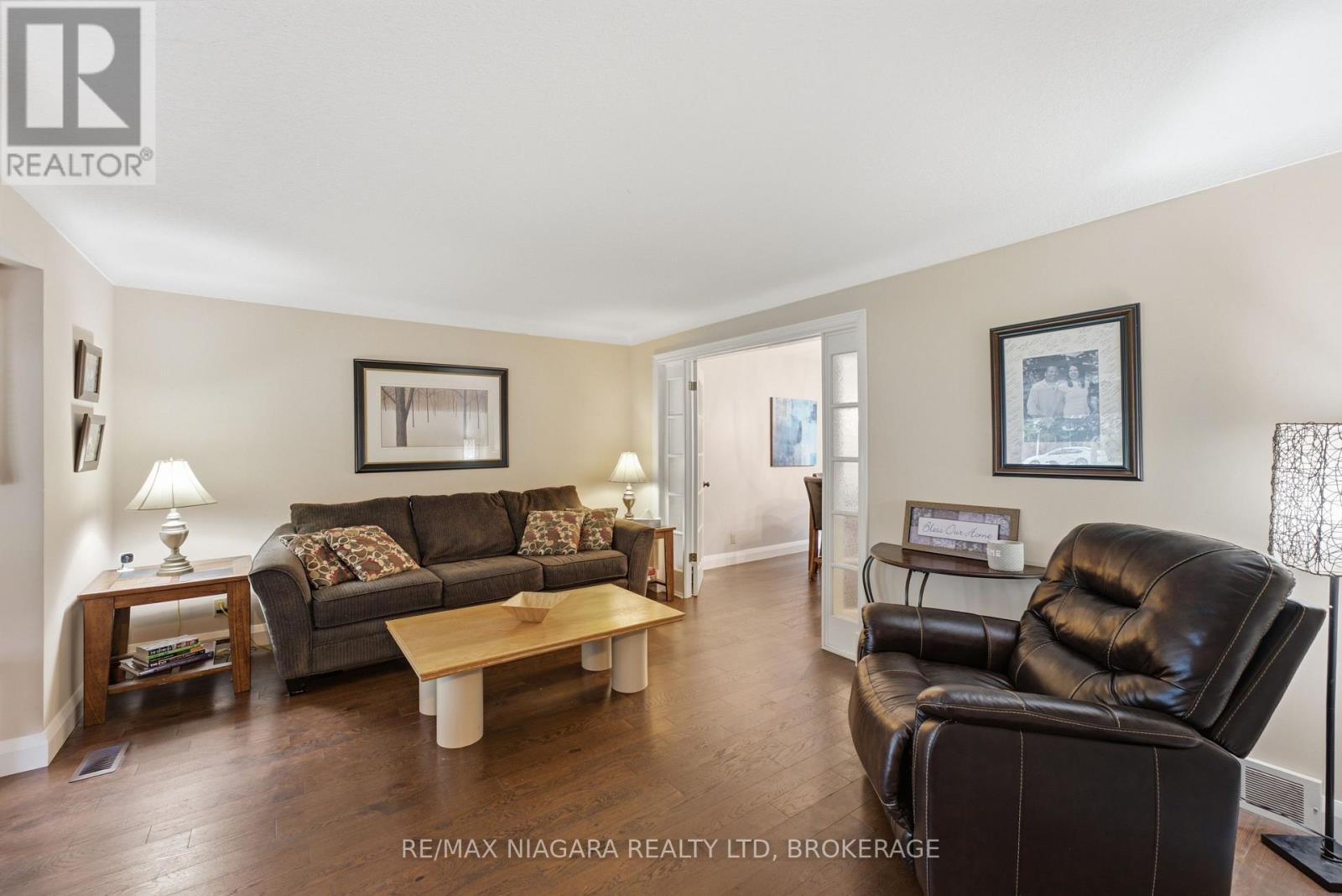 9 BEECHNUT COURT - 4