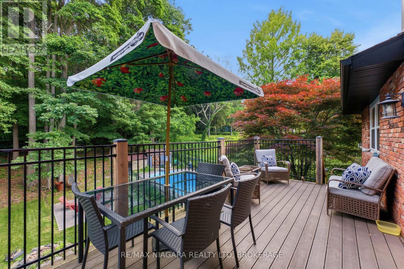9 BEECHNUT COURT - 40