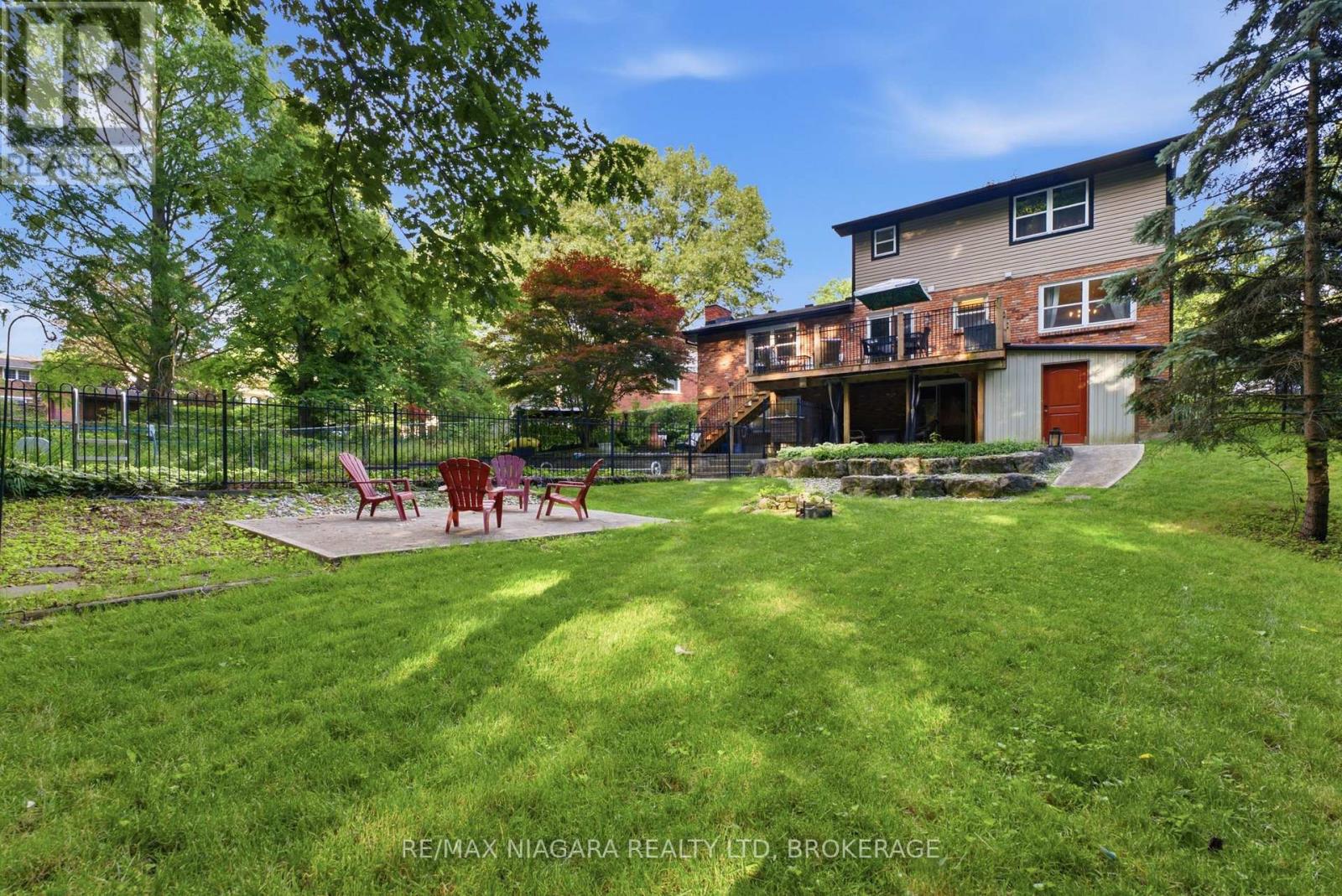 9 BEECHNUT COURT - 42