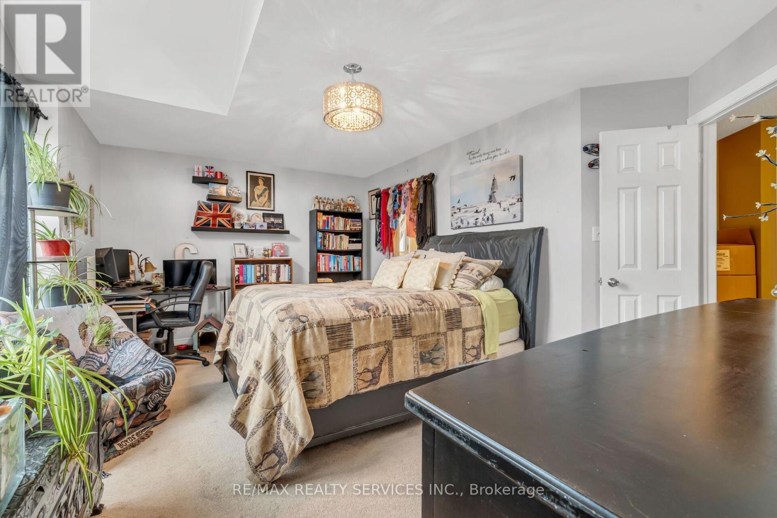 752 NORTH LEAKSDALE CIRCLE - 22
